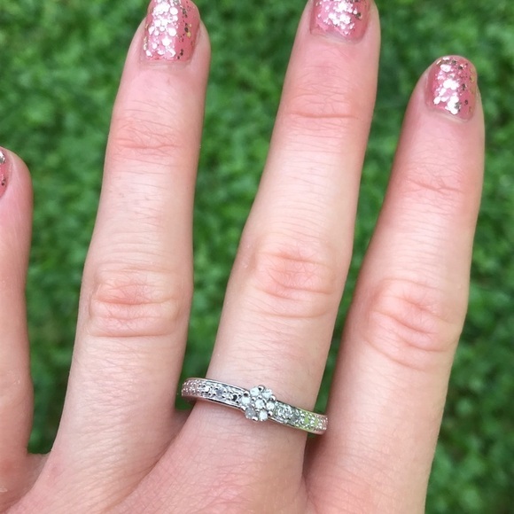 Bradford Exchange 925 Diamond Ring - Picture 7 of 8